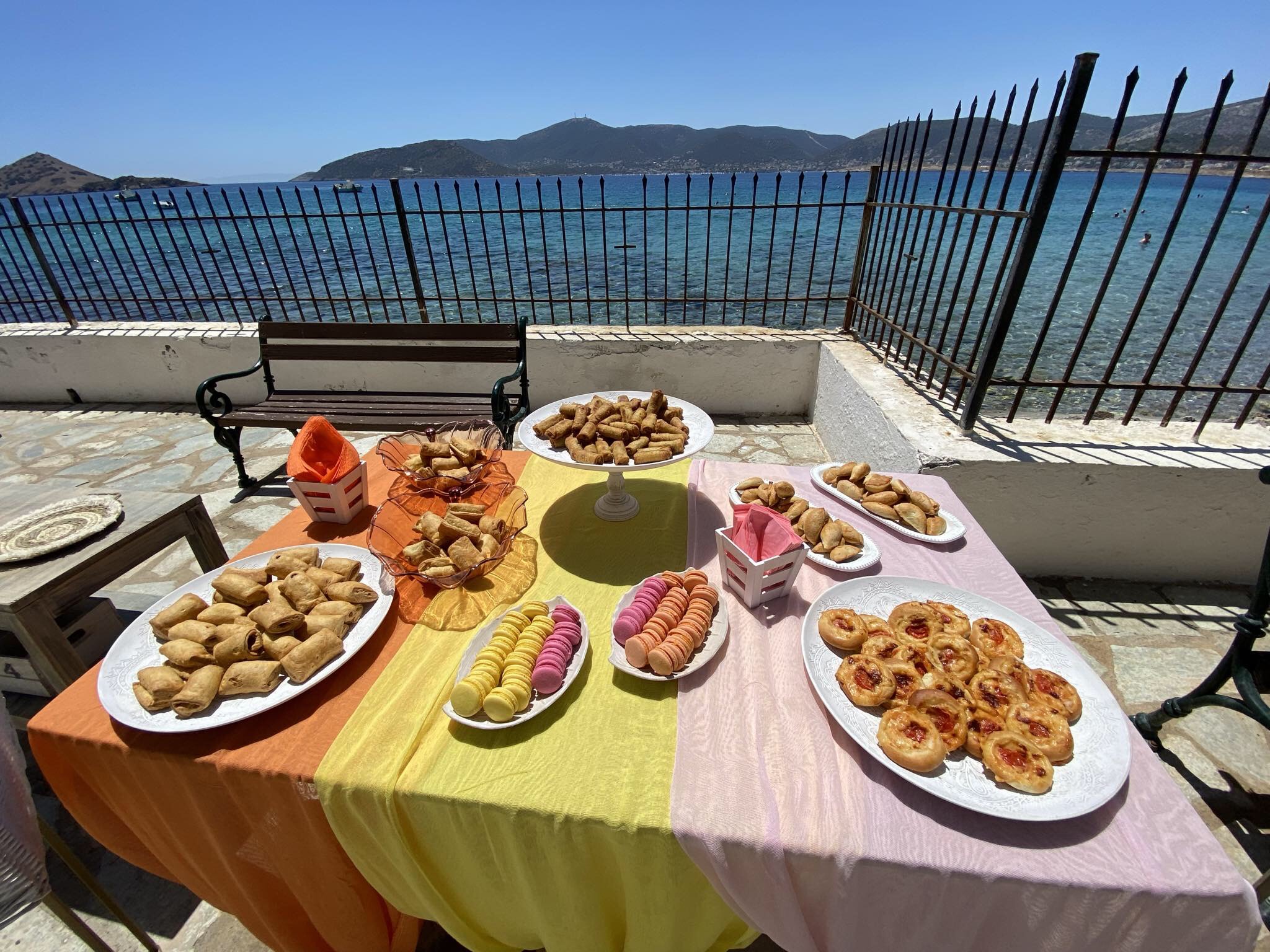 Διακοσμημένα γλυκά με μπλε στοιχεία